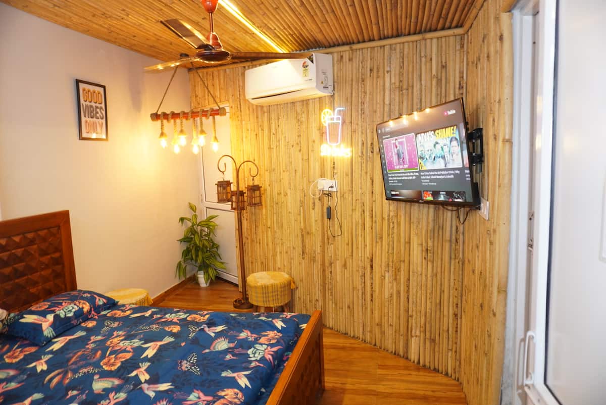Bamboocabin#qutubminarview#Private#terrace#bornfir