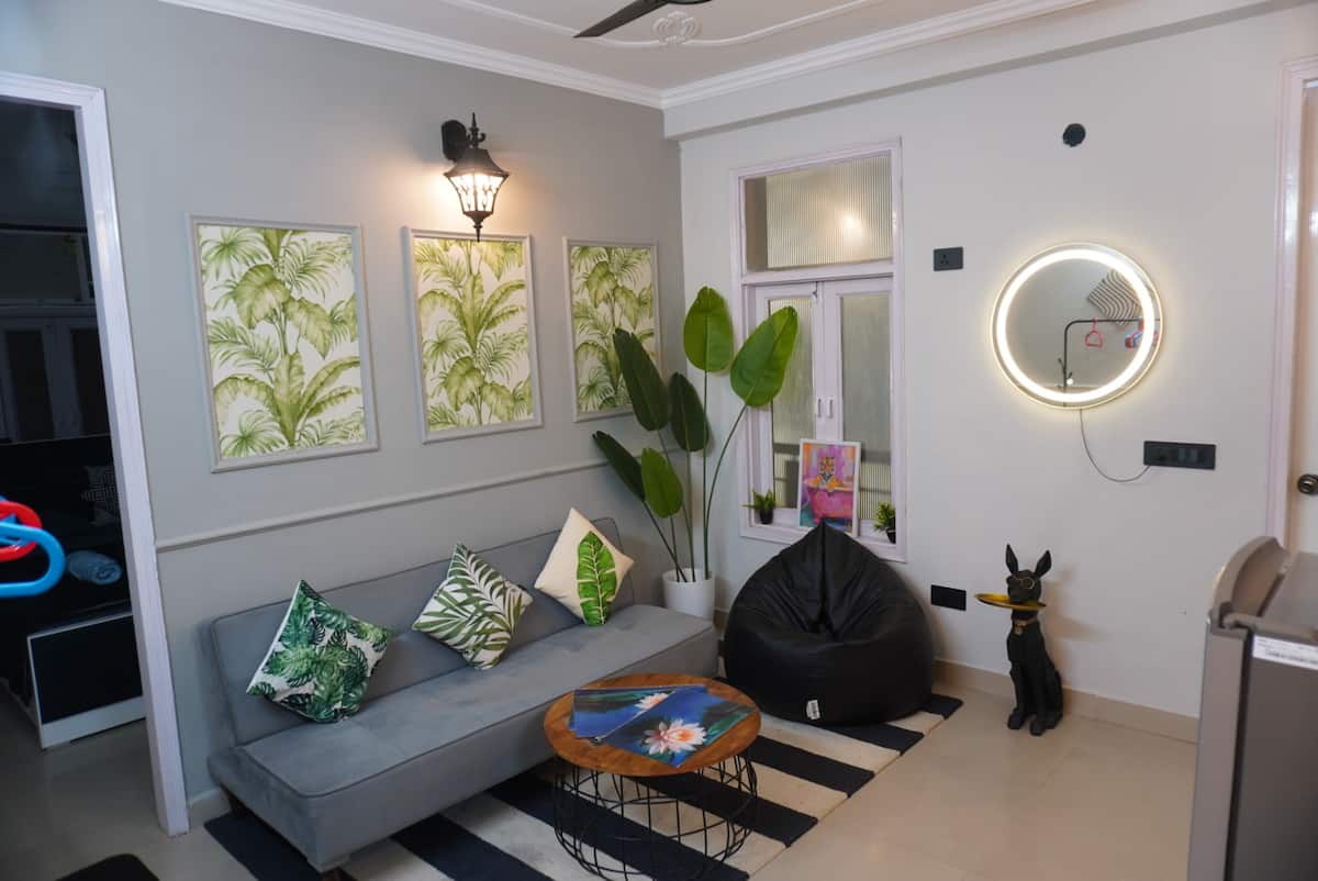 Private 1bhk family/couple friendly#Near airport