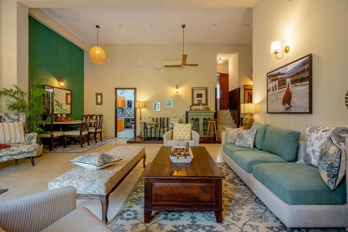 CinnamonSun: big sunny 3.5bhk, kalkaji, 1st floor