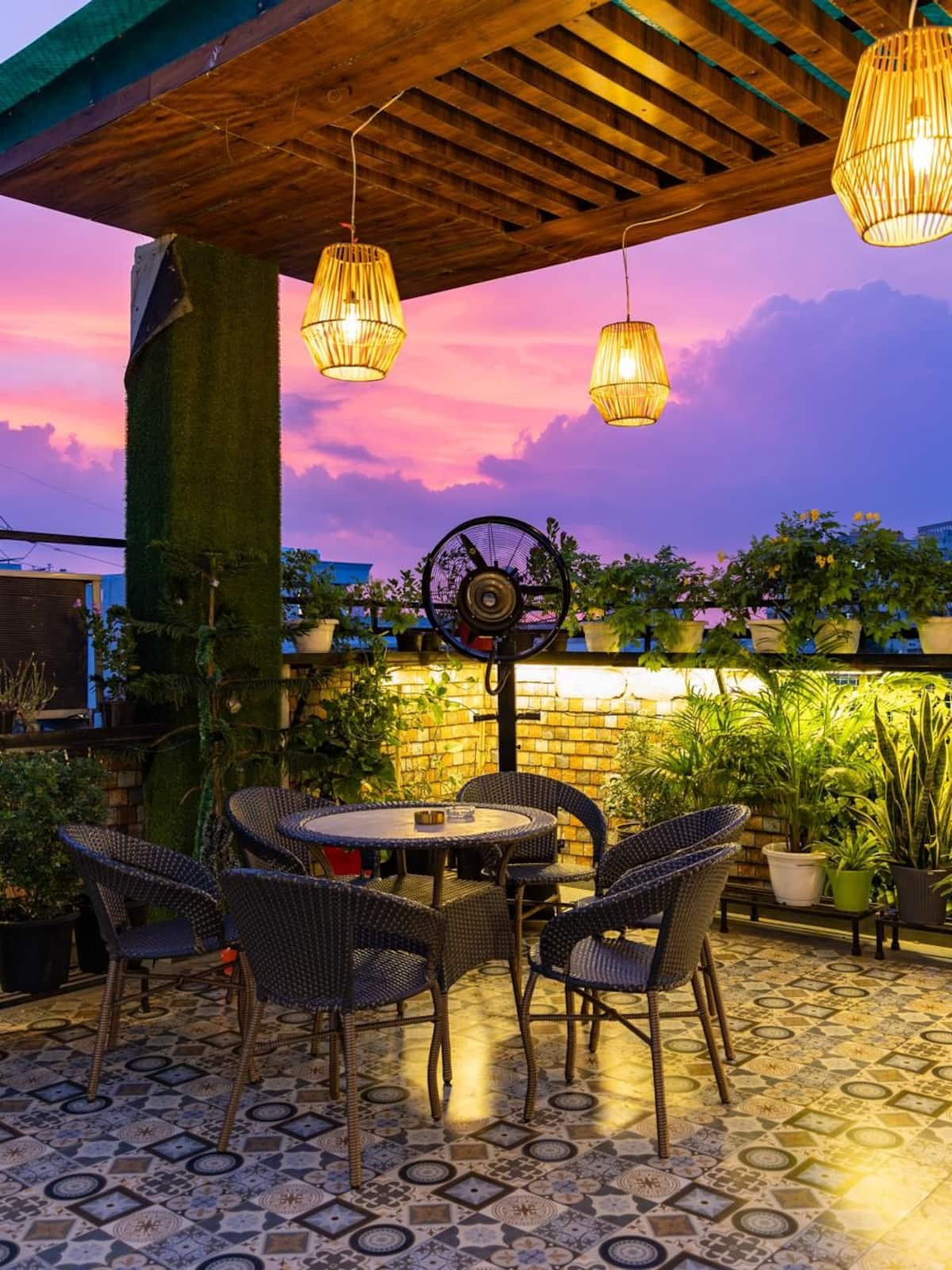 Gurugram Getaway: Charming 1-Bedroom Apartment for 4 Guests