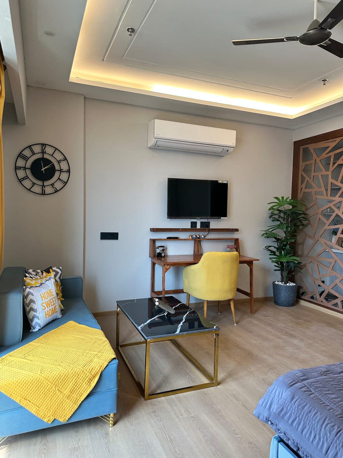 Ghaziabad Retreat: Charming 1-Bedroom Getaway for 3 Guests
