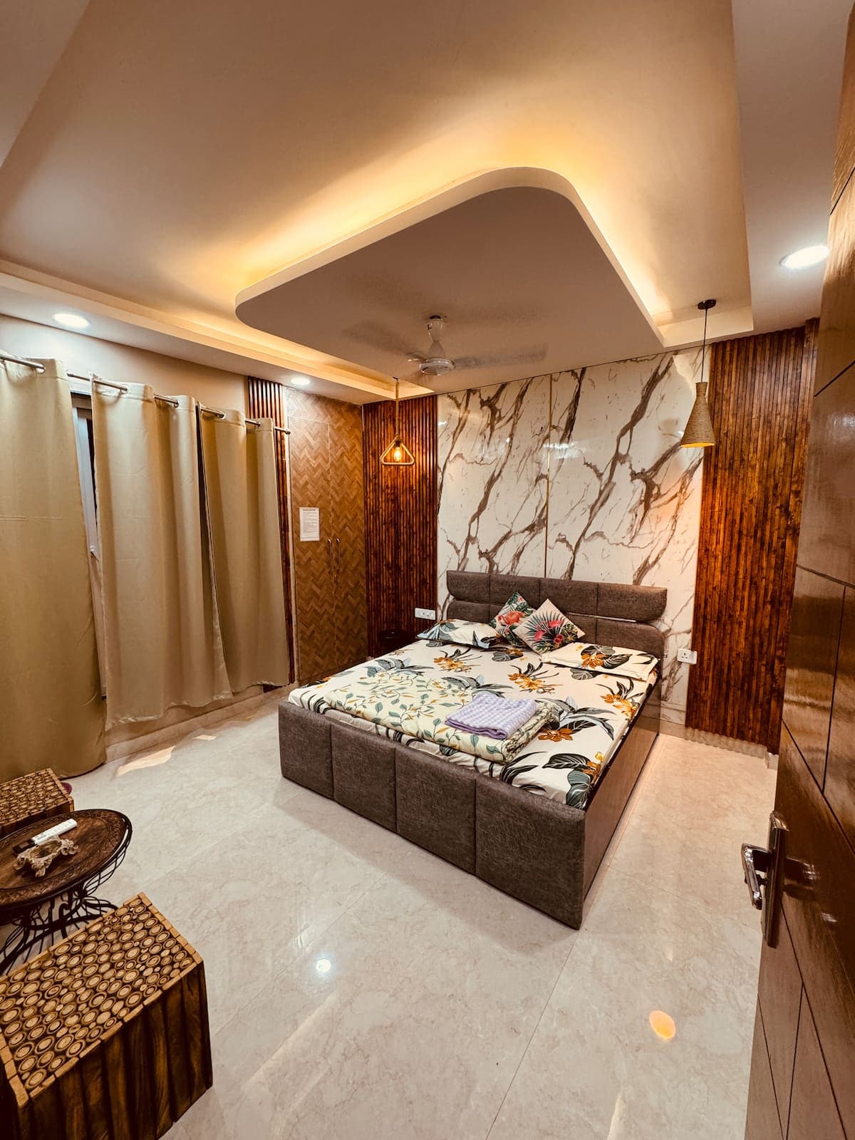 Studio-3 Peace amidst chaos.#romantic#canopy bed