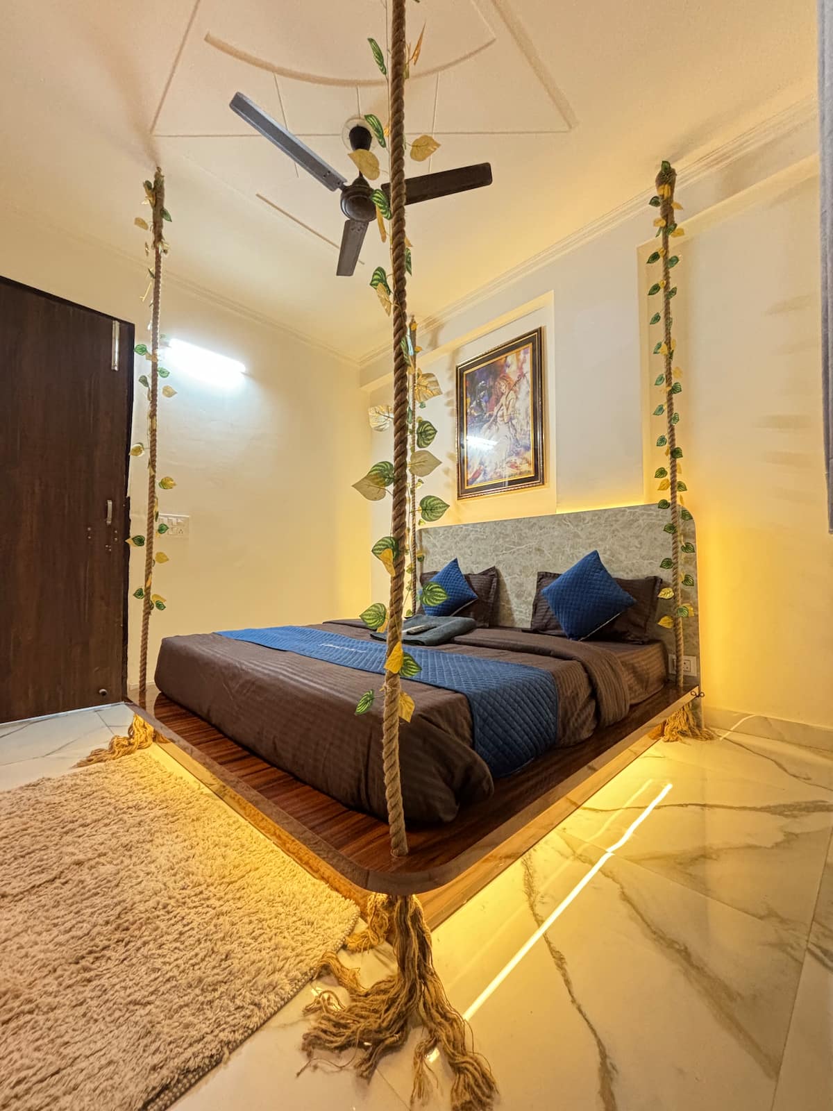 New Delhi Oasis: Stylish 2-Bedroom Retreat for 6 Guests